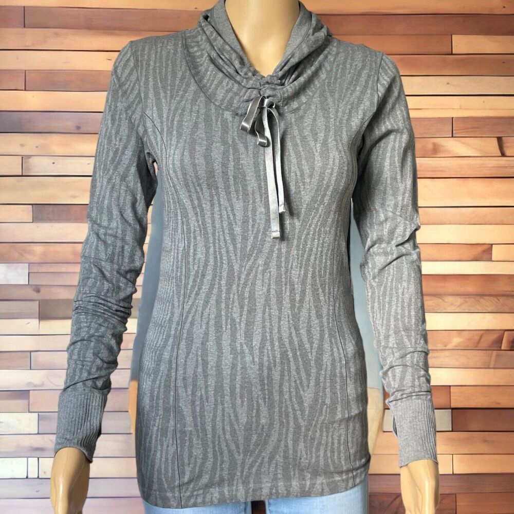 Athletic Essentials Women Top Pullover Animal print Gray Stretchy Size/ S